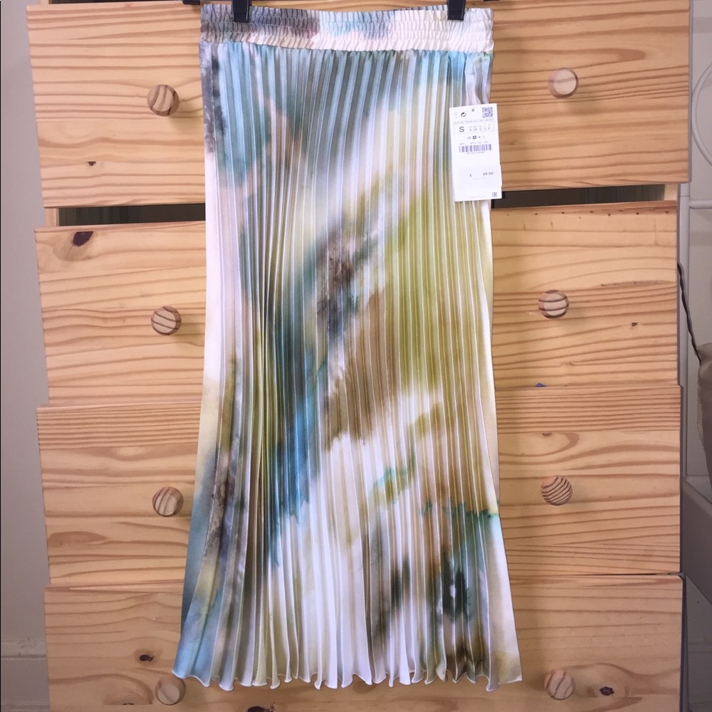 Zara Print Accordion Pleated Skirt